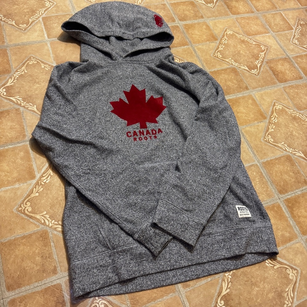Roots Kids XXL (Women’s XS/S) Heather Grey Canada Maple Leaf Hoodie